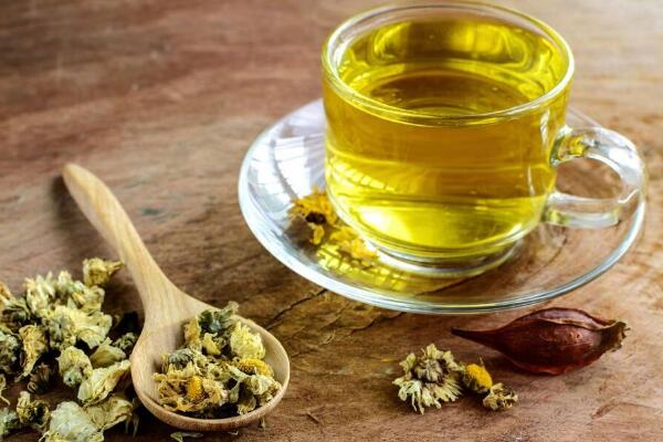 菊花茶的功效與作用及禁忌，清熱解毒、美容養(yǎng)顏