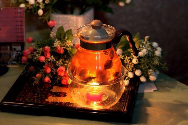 玫瑰花泡水能天天喝嗎,長期喝可以美容養(yǎng)顏、清熱解毒
